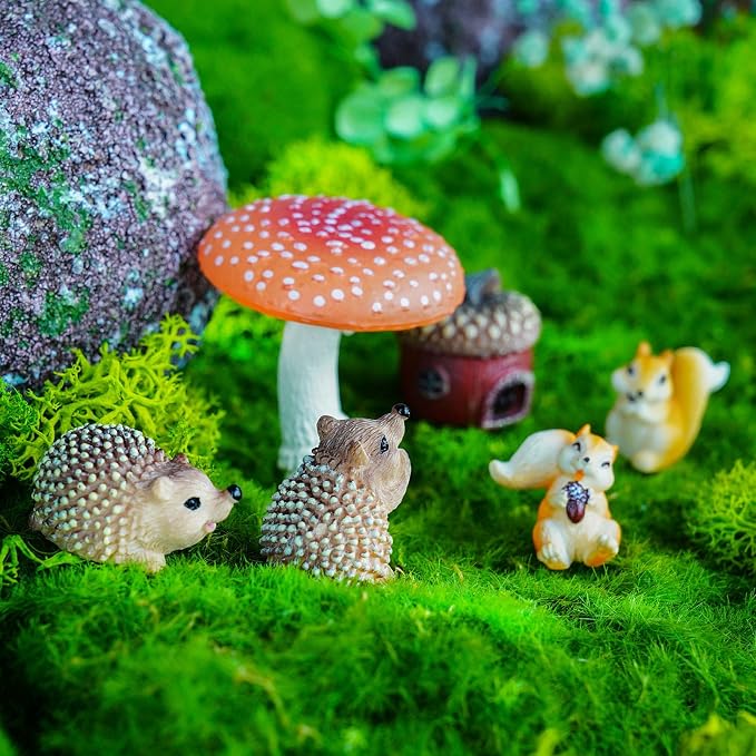 Fairy Garden Accessories, 7 Pieces Squirrel & Hedgehog Resin Figures with Acorn & Mushroom, Handmade Miniature Decor, Garden Miniatures and Home Decorations, Perfect DIY Gift