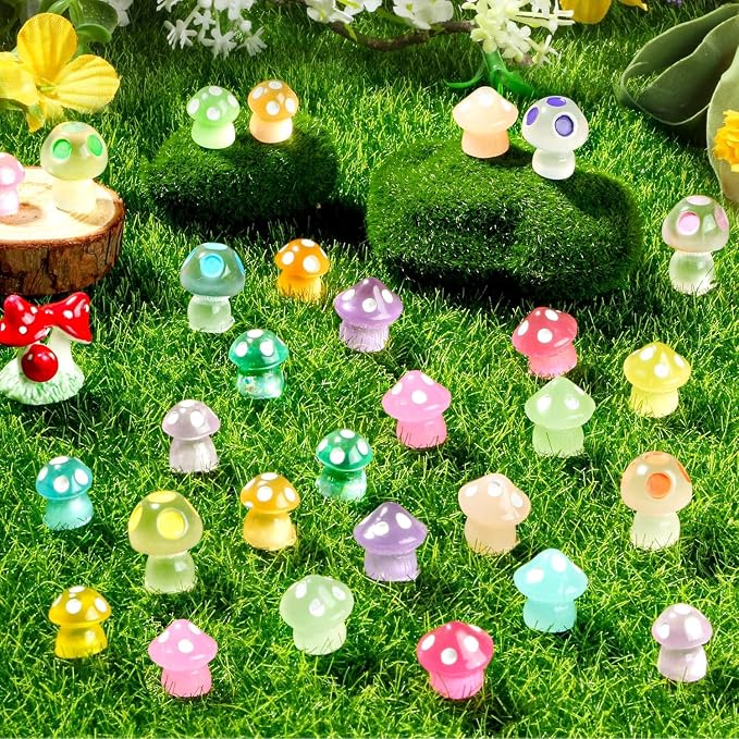 FEXIA 50pcs Mini Resin Mushrooms Little Mushroom Figures Tiny Figures Glow in the Dark for Aquariums Dollhouses Fairy Garden Mushroom Decor Landscape