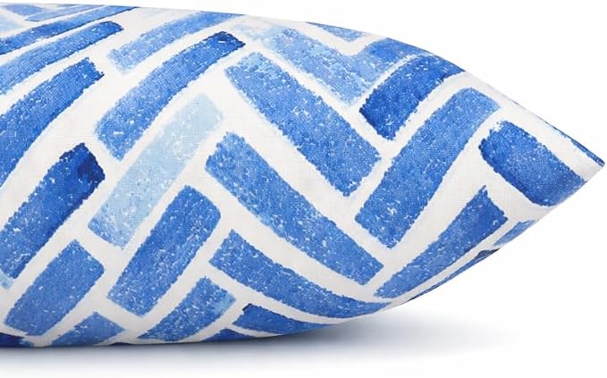 2 Pack Outdoor Throw Pillows, 18x18 Decorative Pillows with Insert, Waterproof Patio Cushions for Garden, Porch, Poolside, Soft Outdoor Pillows Decorative Pillow Covers for Indoor Outdoor
