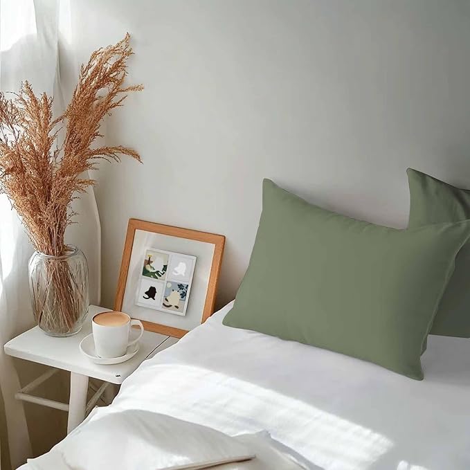 Lumbar Pillow Covers 20x12 Inch Set of 2, Green Solid Color Waterproof Outdoor Pillow Covers, Aesthetics Contemporary Luxury Decorative Cushion Pillowcases for Couch, Sofa, Bed, Garden, Patio