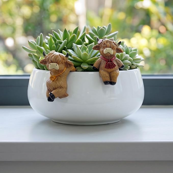 2PCS Highland Cow Statue Plant Pot Hugger