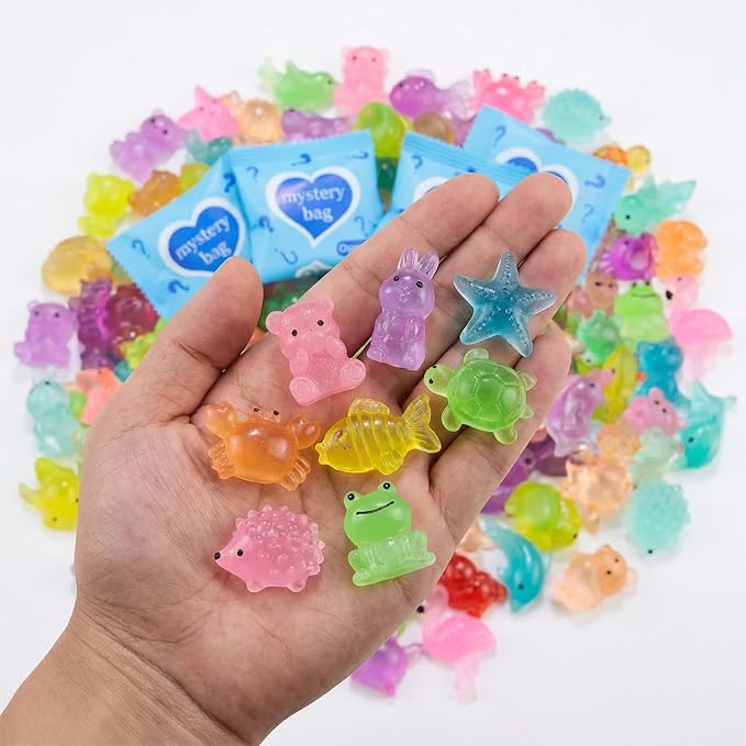 200 Pcs Mini Resin Animals Blind Bags, Glow in The Dark & Glitter Mystery Animals, Individually Wrapped Tiny Luminous Miniatures for Fairy Garden, Micro Landscape, DIY Crafts