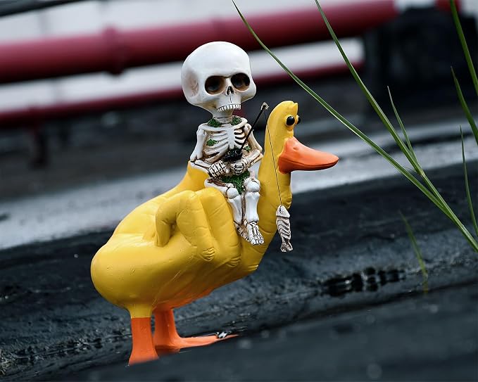 DS. DISTINCTIVE STYLE Style Fishing Skeleton Statue 4.5 Inch Mini Skull Figurines Halloween Gothic Decor Resin Cute Skull Fisher Sculpture for Outdoor Garden Pond Fountain Poolside