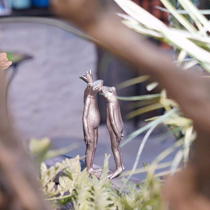Frog Decor Garden Statue Decor Outside - Artgenius Couple Kissing Statue Outside Frog Figurines for Yard Patio Lawn Decorations Couple Frogs Front Yard Decorations Outdoor 3.6"2.1"8.7" LC Lcdecohome