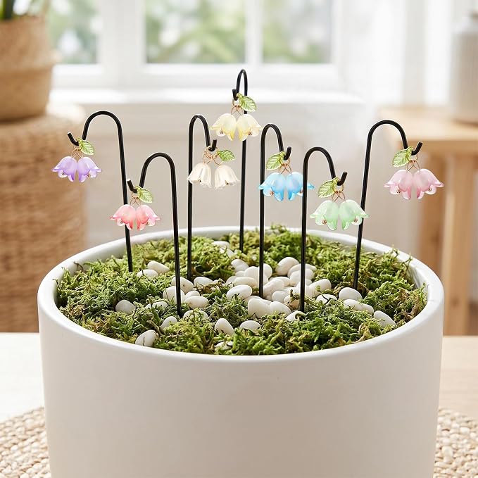 YAHUIPEIUS 7PCS Miniature Garden Stakes,Resin Mini Lily Decorative Potted Plant Stake with Metal Hooks Small Accessories for Terrarium Succulent Pots Indoor Outdoor Plants Decor (Mini Flower)