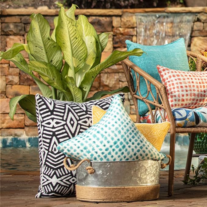 Pillow Perfect Tory Solid Indoor/Outdoor Small Throw Pillow Plush Fill, Weather and Fade Resistant, Small Throw - 16.5" x 16.5", Aqua, 2 Count