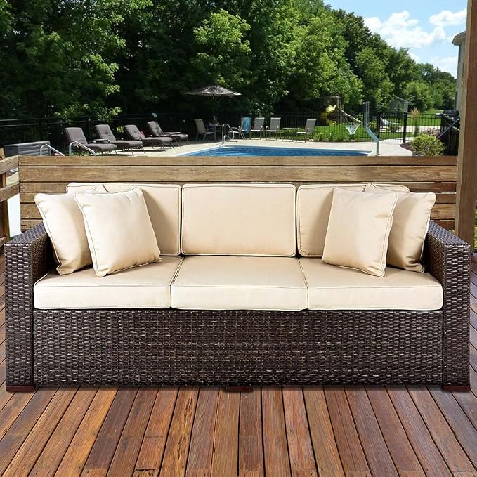 Hometex Canada Pillow Insert 18" x 18" Indoor Outdoor Polyester Filled Standard Cover