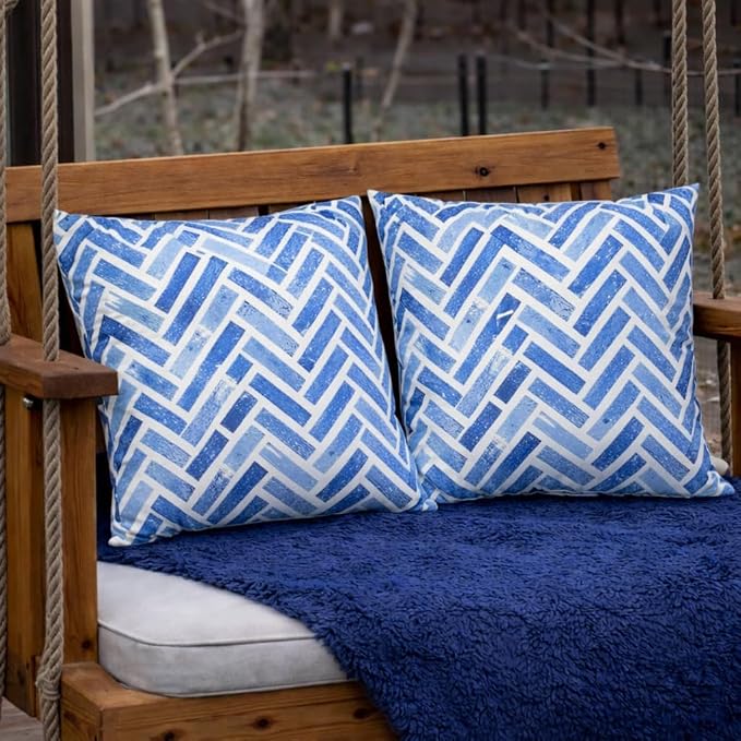 2 Pack Outdoor Throw Pillows, 18x18 Decorative Pillows with Insert, Waterproof Patio Cushions for Garden, Porch, Poolside, Soft Outdoor Pillows Decorative Pillow Covers for Indoor Outdoor