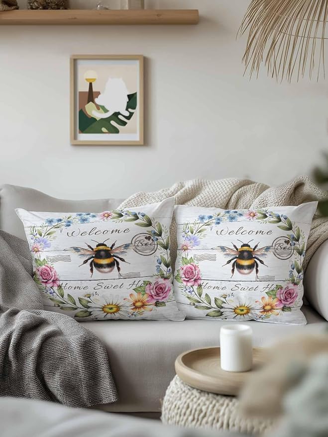Outdoor Waterproof Throw Pillows Rustic Bee Flower Wreath Patio Pillows,Decorative Pillow Covers with Insert,Pillow Cushion Case for Garden Couch Sofa Farmhouse White Wood Board