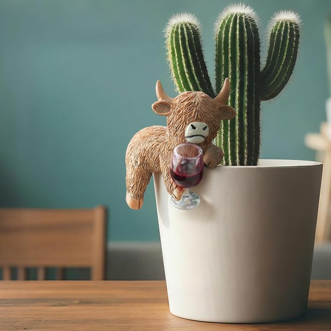 Highland Cow Statue Plant Pot Hugger