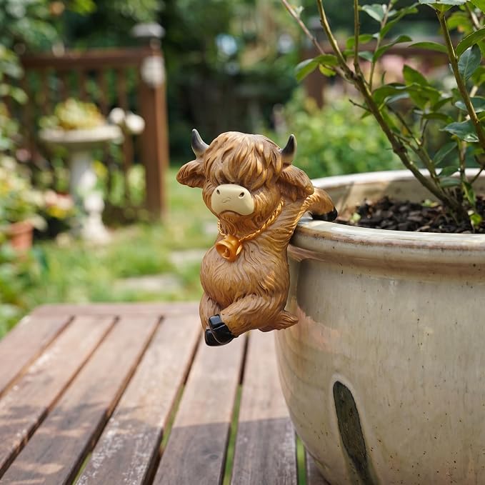 2PCS Highland Cow Statue Plant Pot Hugger