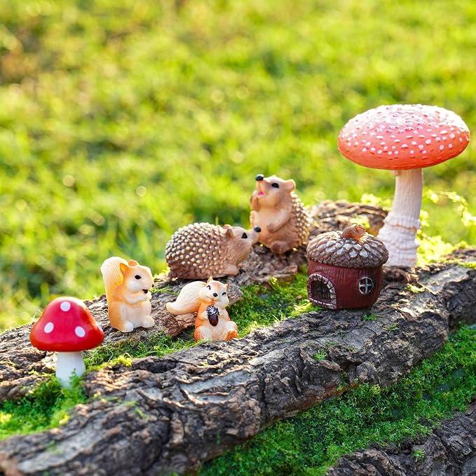 Fairy Garden Accessories, 7 Pieces Squirrel & Hedgehog Resin Figures with Acorn & Mushroom, Handmade Miniature Decor, Garden Miniatures and Home Decorations, Perfect DIY Gift