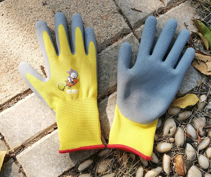Kids Gardening Gloves, Latex Coated Toddler Yard Gloves, 1 Pairs (3-5 YRS) | Perfect fit for tiny hands, cute washable latex palm protects wrists from dirt, durable for garden play & outdoor tasks.