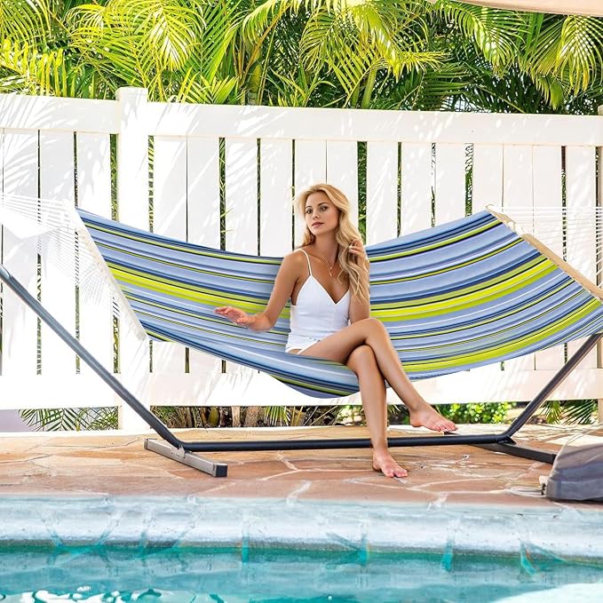 SZHLUX Outdoor Quilted Fabric Hammock with Spreader Bars and Detachable Pillow and Chains,Outdoor Patio Backyard Poolside, 450 LBS Weight Capacity, Green