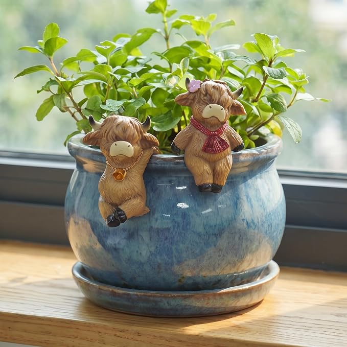 2PCS Highland Cow Statue Plant Pot Hugger